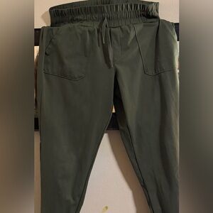 Mondetta Men's Olive Joggers